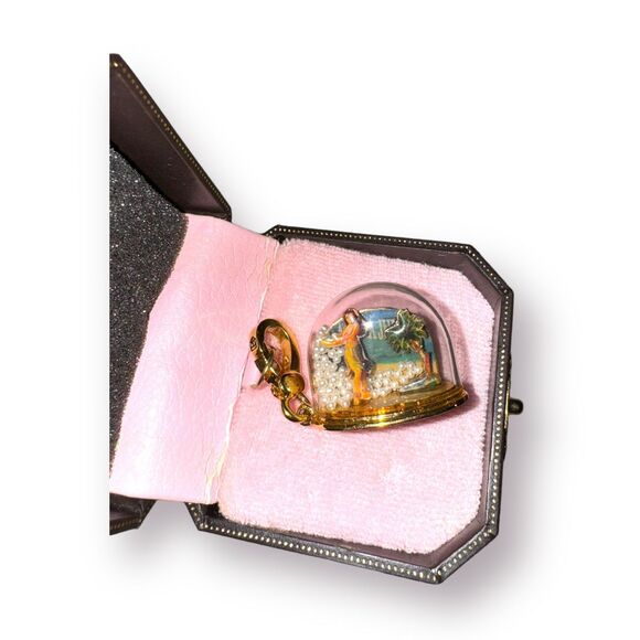 Juicy Couture Aloha Snow Globe Charm Hawaiian Charm w/ Box Gold Tone Super Rare! - Picture 2 of 10
